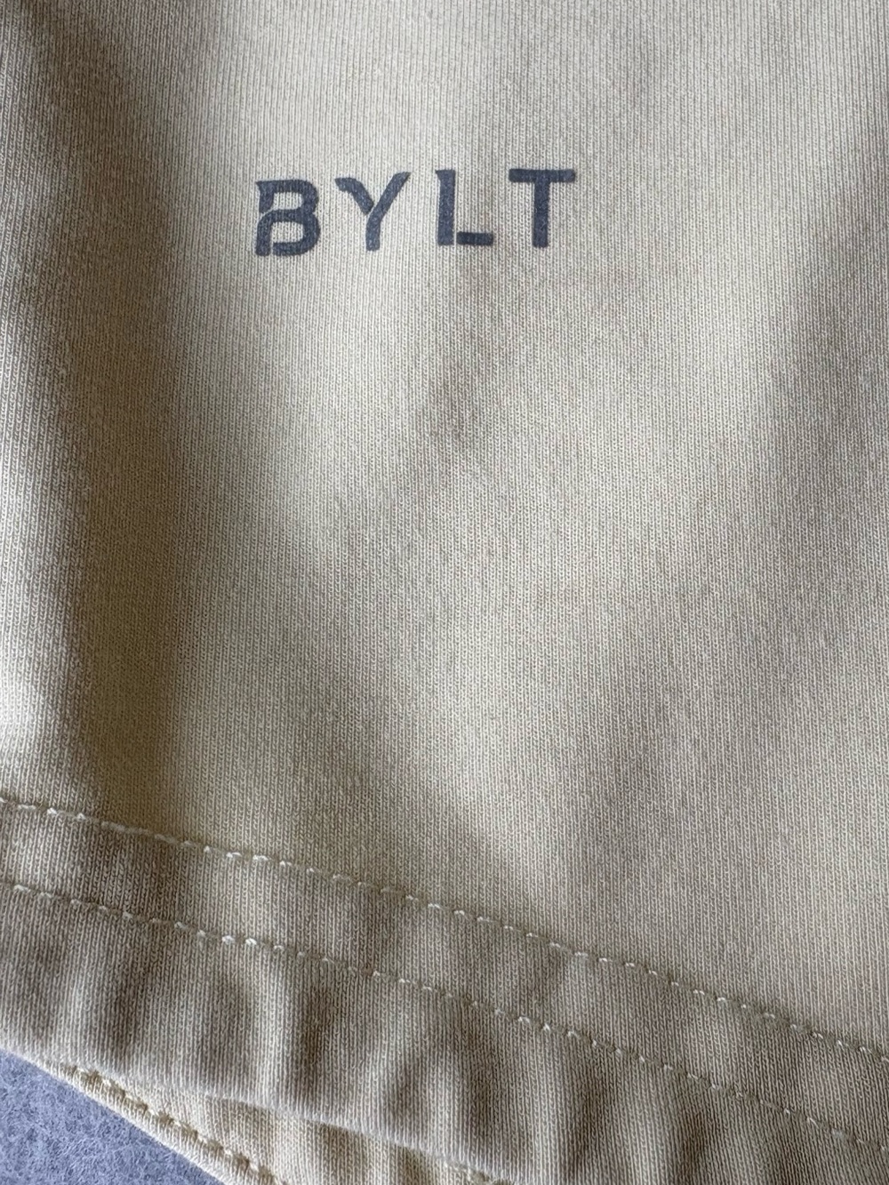 BYLT Drop Cut Lux Short Sleeve Curve Hem Crew Tee in Sage Yellow Sz M Athleisure - Picture 3 of 7
